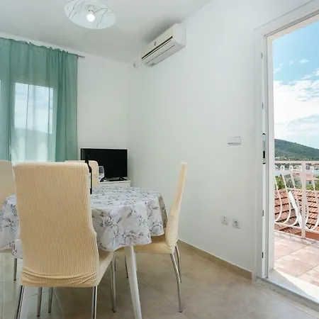 Apartment Apartman Paula 1 *