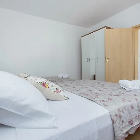 公寓 Apartman Paula 1