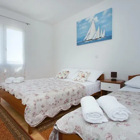 公寓 Apartman Paula 1 *