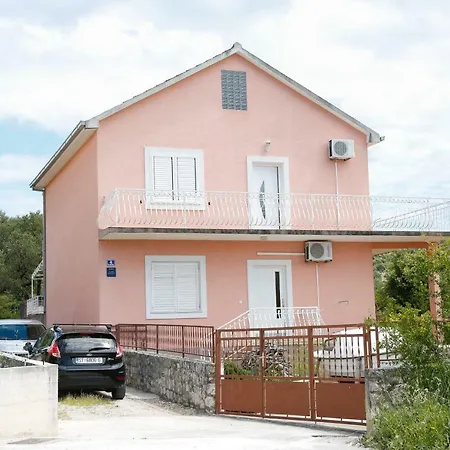 Apartment Apartman Paula 1 *