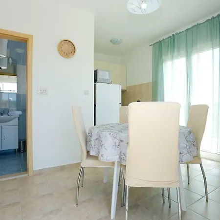Apartman Paula 1 Vinisce