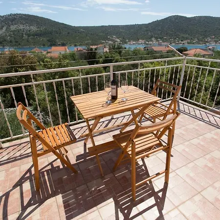 Apartman Paula 1 Vinisce